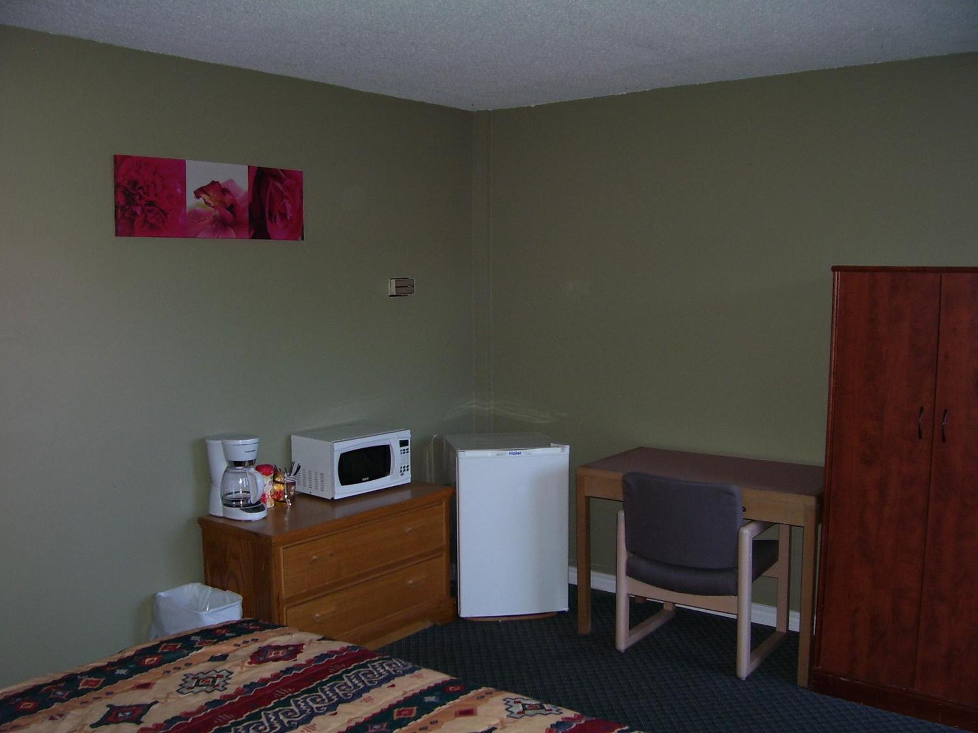 Beach Grove Motel Tsawwassen Room photo